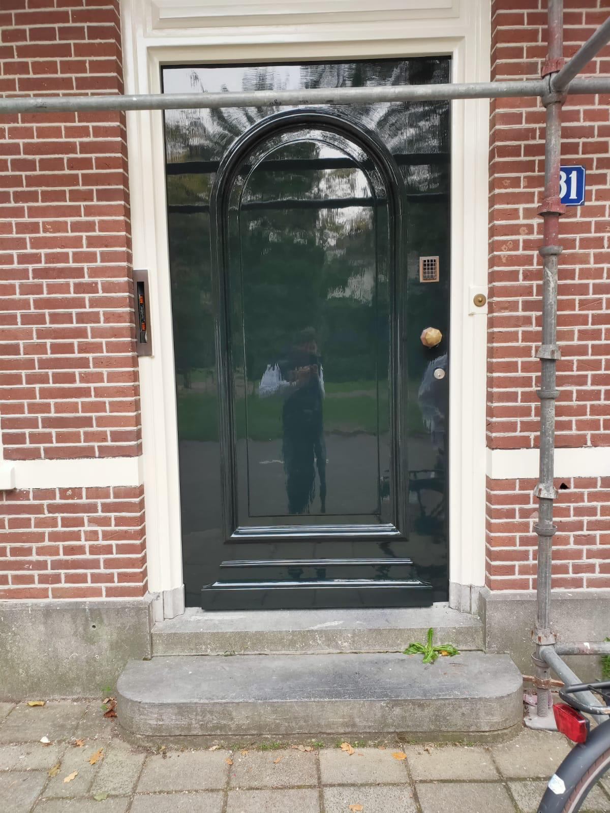 Herenhuis met grachtgroene voordeur - voorbeeld